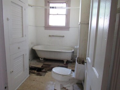 1225 W 5th St, Texarkana, TX 75501 - photo 7