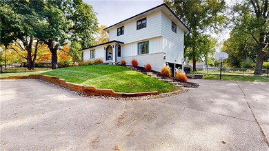 4110 Shawnee Ave, Des Moines, IA 50310 - photo 2