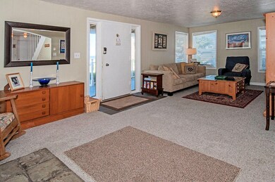 1438 SW Coast Ave, Lincoln City, OR 97367 - photo 3