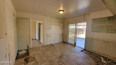 8118 W Osborn Rd, Phoenix, AZ 85033 - photo 5