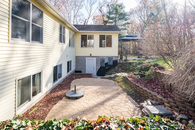 423 Fernwood Ln, Muskegon, MI 49442 - photo 4