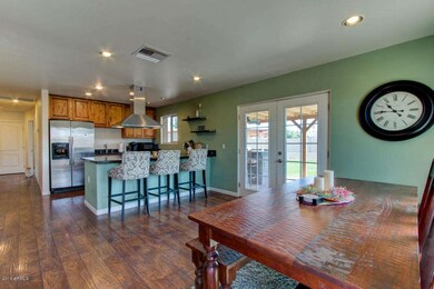 dining room to kitchen