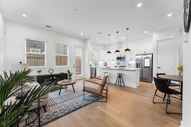 412 E Neyland St unit F, Houston, TX 77022 - photo 2