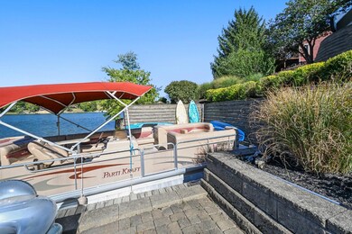 Patio & boat slip - enjoy the lake!