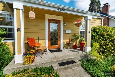 Cheerful Porch to Welcome You Home!
