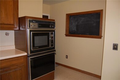 36 Spring St, Mechanic Falls, ME 04256 - photo 3