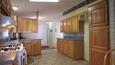 1202 Oak Point Dr, Middleborough, MA 02346 - photo 7