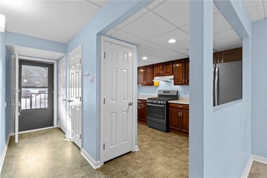 650 E Greenwich Ave unit 2-107, West Warwick, RI 02893 - photo 5