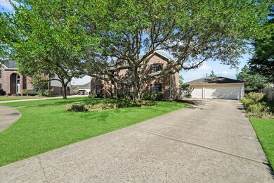 401 Regency Ct, Friendswood, TX 77546 - photo 3