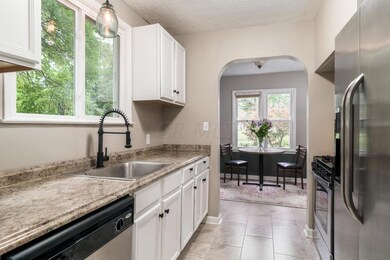 3208 Wicklow Rd, Columbus, OH 43204 - photo 3