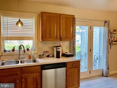 526 E Main St, New Holland, PA 17557 - photo 5