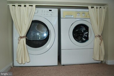 7947 Hugh Mullen Dr unit 70, Manassas, VA 20109 - photo 3