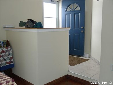 Foyer Front entry