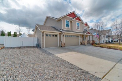 3Front of home.jpg-SMALL