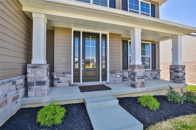 203 Shyla Ct, Monroe, OH 45050 - photo 2