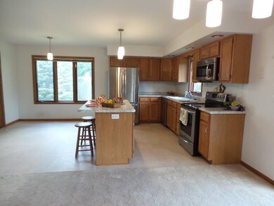 5502 N Cedarwilde Ct, Peoria, IL 61615 - photo 7