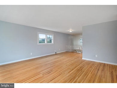 3726 Ridgewood Ln, Brookhaven, PA 19015 - photo 4