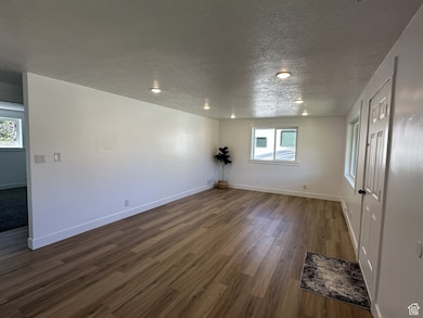 131 N Terrace Dr, Clearfield, UT 84015 - photo 4