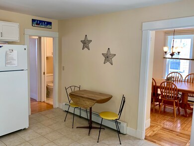 8 Third Street Eastport kitchen table