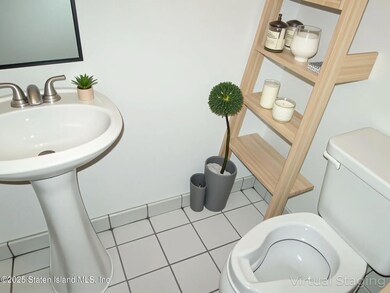 185 Aspen Knolls Way, Staten Island, NY 10312 - photo 6