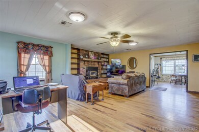 Open floor plan to arrange furniture.