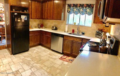 346 Tom Quick Rd, Dingmans Ferry, PA 18328 - photo 6