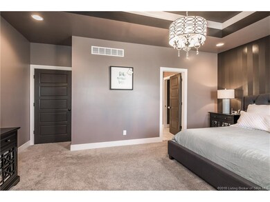 976 Baumann Dr N, Floyds Knobs, IN 47119 - photo 4