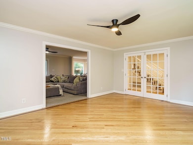 006-1280x960-living-room