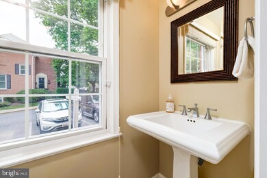 10246 Arizona Cir, Bethesda, MD 20817 - photo 7