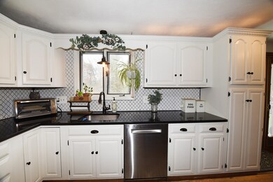 602 Winter St, Hanson, MA 02341 - photo 3