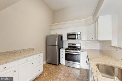 8327L Bluebird Way unit 8327L, Lorton, VA 22079 - photo 6