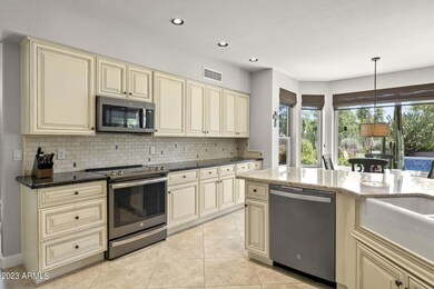 9-web-or-mls-735-w-goldfinch-way