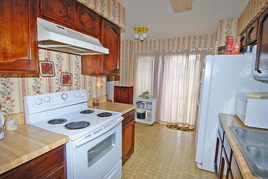 7832 Green Lawn Dr unit 7832, Houston, TX 77088 - photo 4