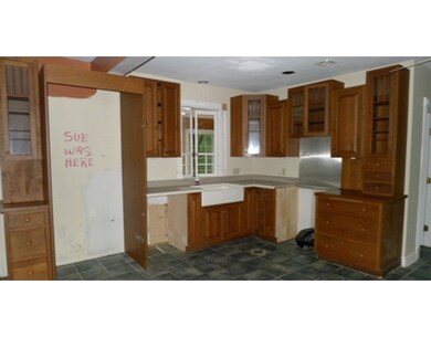 15 Nichols St, Merrimac, MA 01860 - photo 4