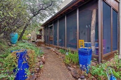 26-Screened Patio
