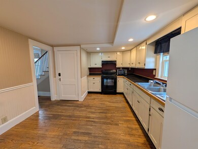 30 Pleasant St, Bristol, NH 03222 - photo 7