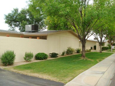 10503 W Highwood Ln, Sun City, AZ 85373 - photo 2