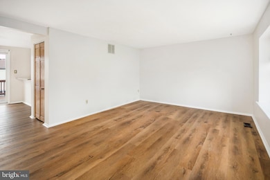 19307 Midridge Rd, Germantown, MD 20876 - photo 3