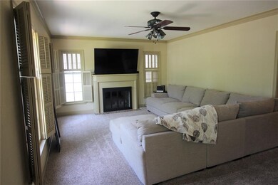 2541 Vernon Ct SE, Cedar Rapids, IA 52403 - photo 4