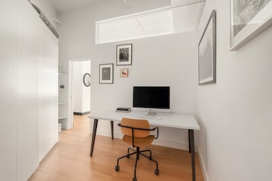 Glass Farmhouse unit 9-A, New York, NY 10018 - photo 6