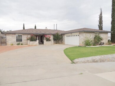 10816 Tom Kite Ct, El Paso, TX 79935 - photo 2