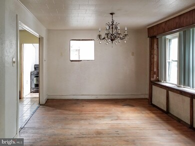 7214 Pine St, Upper Darby, PA 19082 - photo 4