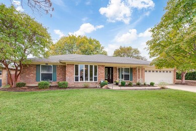 405 Circleview Dr N, Hurst, TX 76054 - photo 2