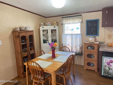 Pine Tree Rd Dining Room