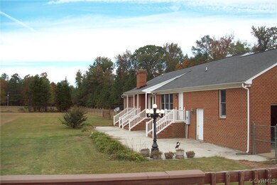 5623 W Quaker Rd, Disputanta, VA 23842 - photo 2