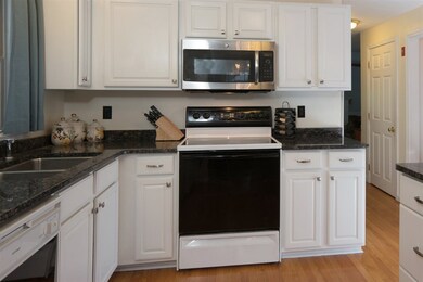 4 Kimball Way, Newmarket, NH 03857 - photo 4