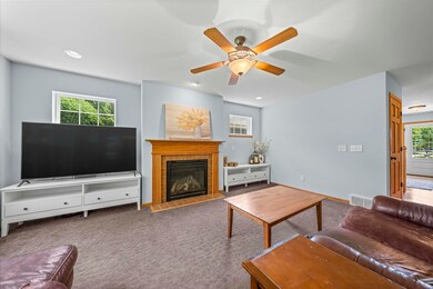 8820 White Coral Way, Middleton, WI 53562 - photo 5