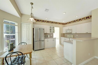 14143 N Cypress Cove Cir, Davie, FL 33325 - photo 4