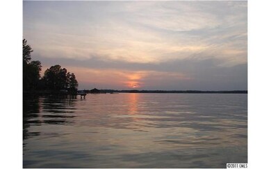 View - A beautiful lake norman view!