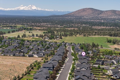 Bach drone close mtns